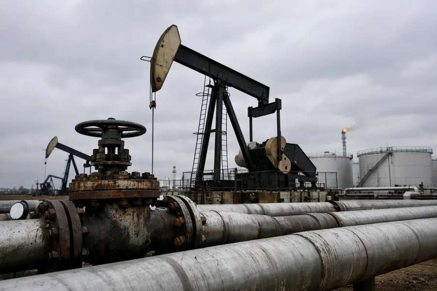 Trump Russia Oil Sanctions Waiver Pushes Brent Lower