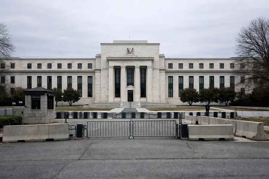 Trump's Full-Court Press Challenges Warsh on Interest Rates