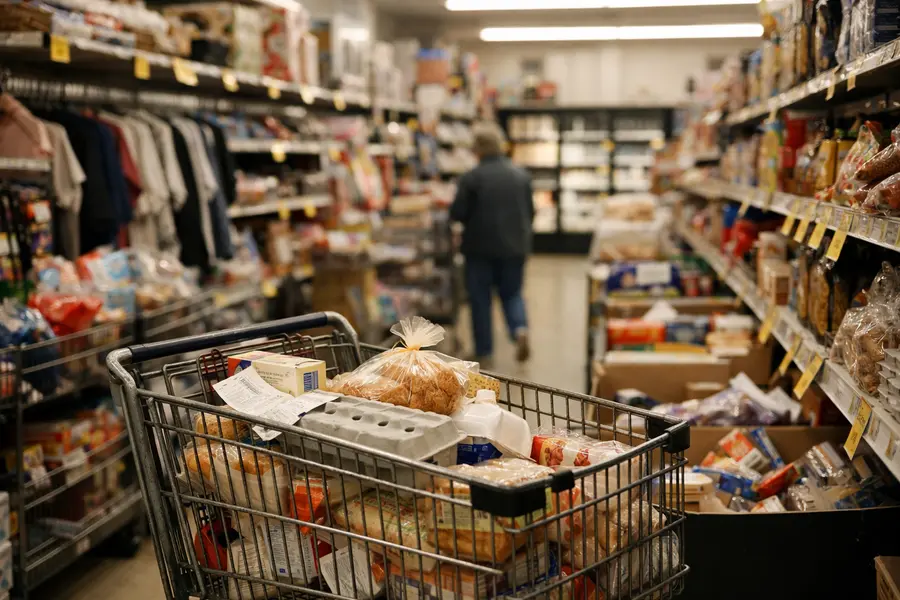 U.S. Consumer Confidence Sinks to 7-Month Low