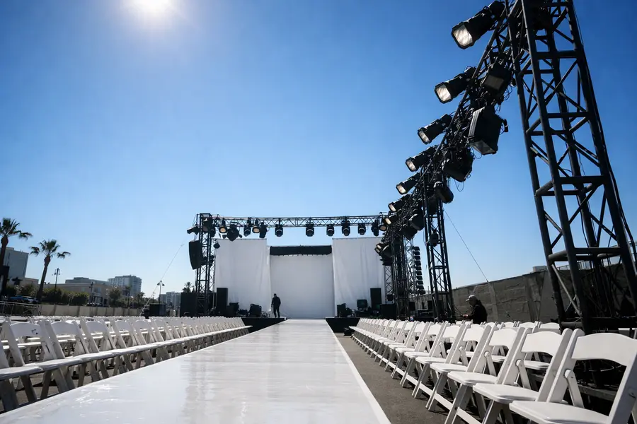VSXY Rallies 6.5% on Q2 Beat, Fashion Show Catalyst